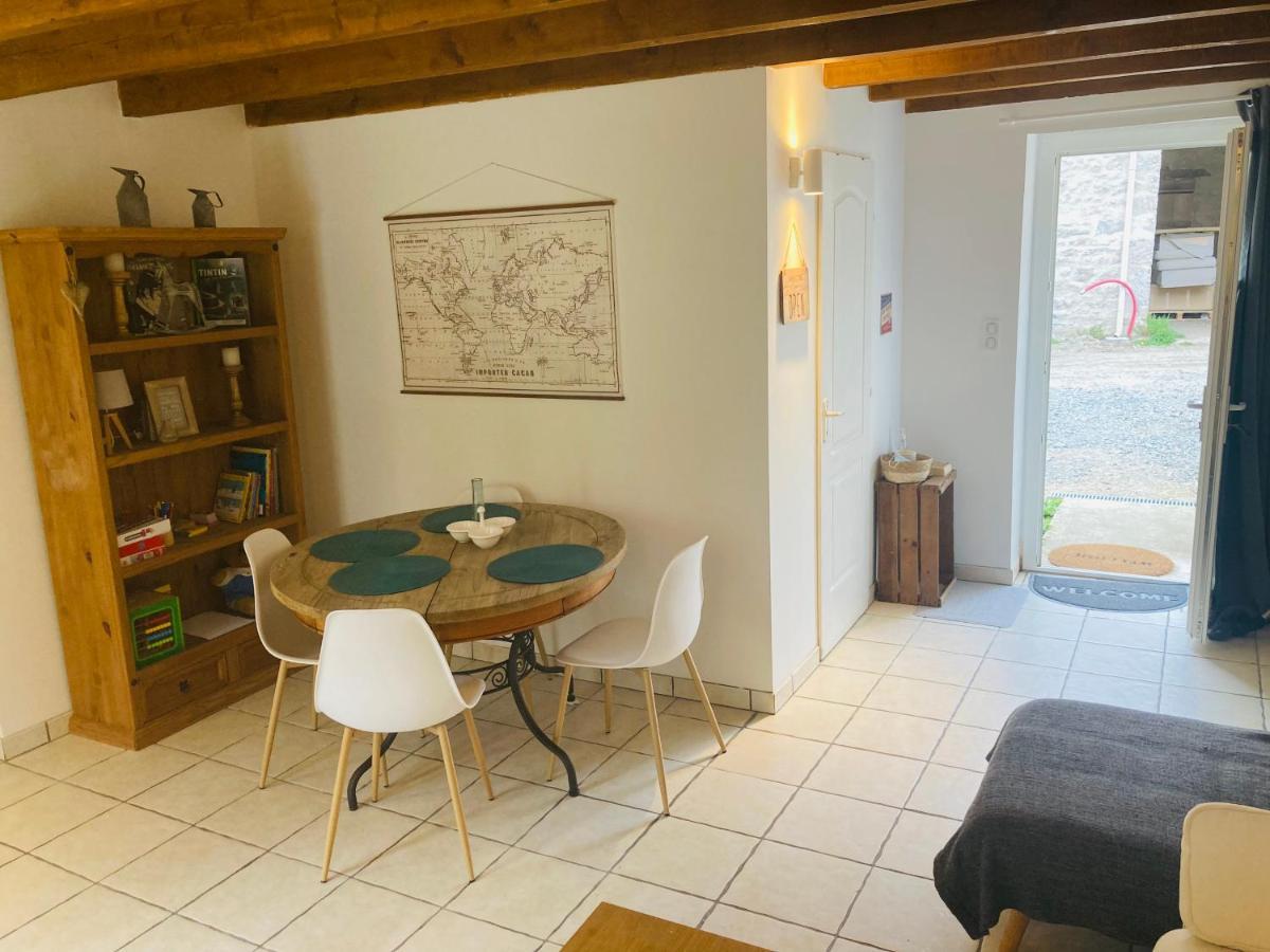 Petite Maison A La Campagne Saint-Germain-des-Fosses Exteriör bild